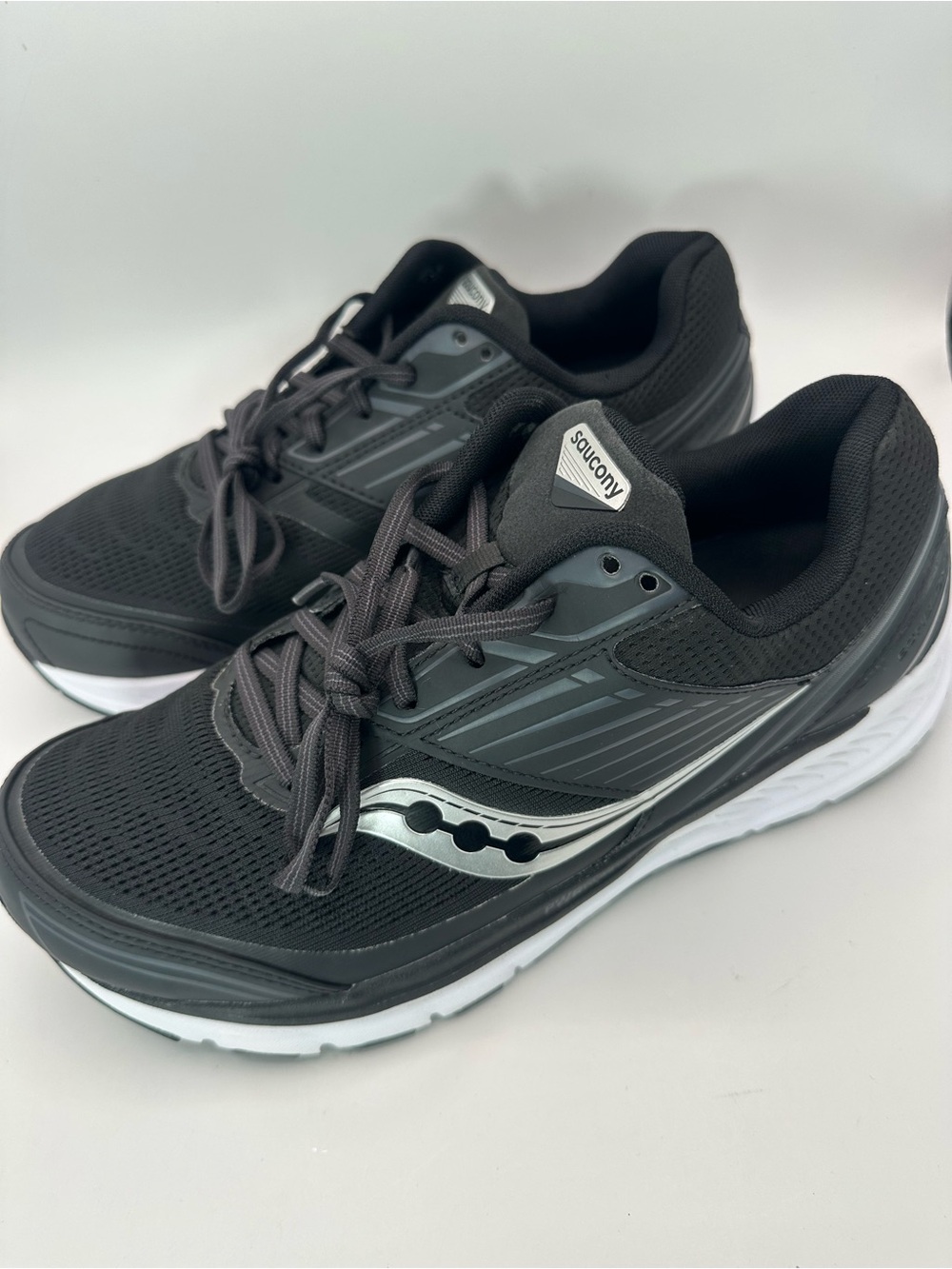 Saucony Echelon 8 Mens Size 10 Black Running Walking Shoes Athletics Sneakers